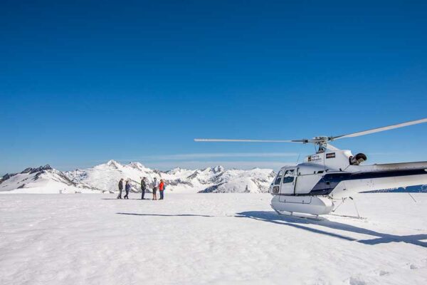 Wanaka-scenic-helicopter-flight-glacier-landing